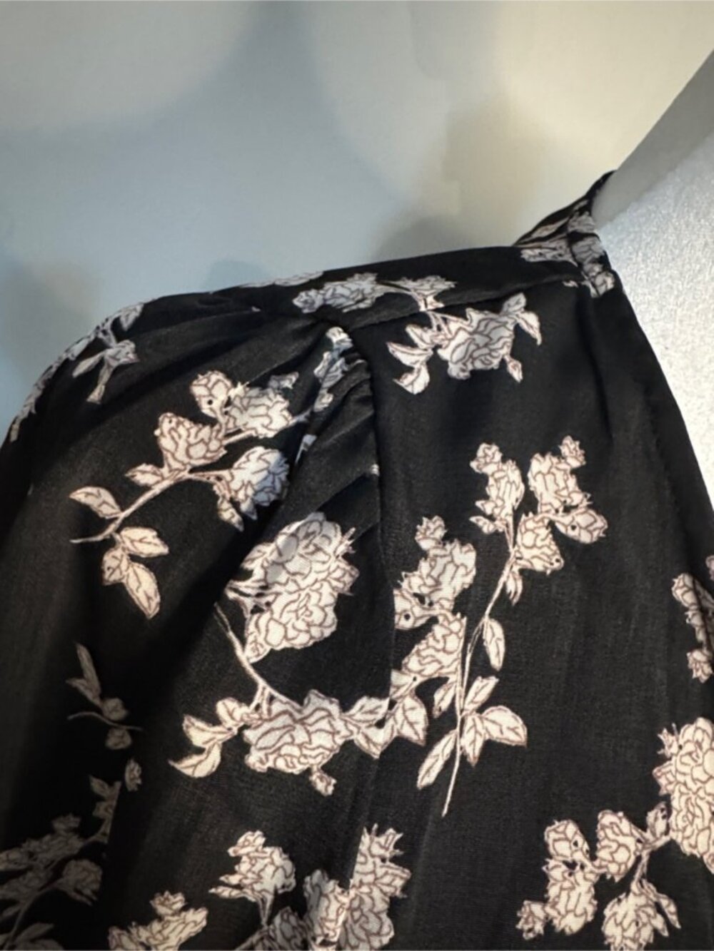 Black Floral Tie-Front Blouse with Ivory Print - Picture 4 of 4